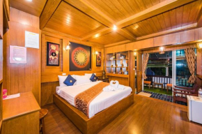 Отель Baan Rachapuek  Phuket